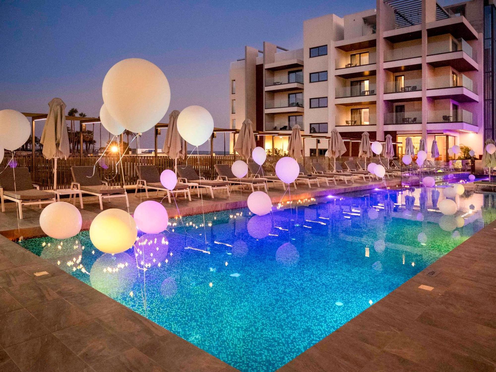 Mercure Larnaca Beach Resort Eksteriør bilde